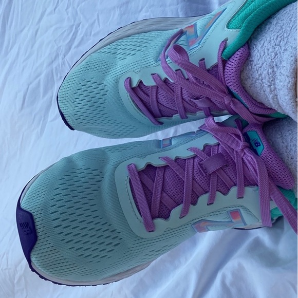 GUC Cute NewBalance Sz-7Y=Women-8.5 Tried On, Washed But Didn’t Wear, 8/10rated - Picture 9 of 16